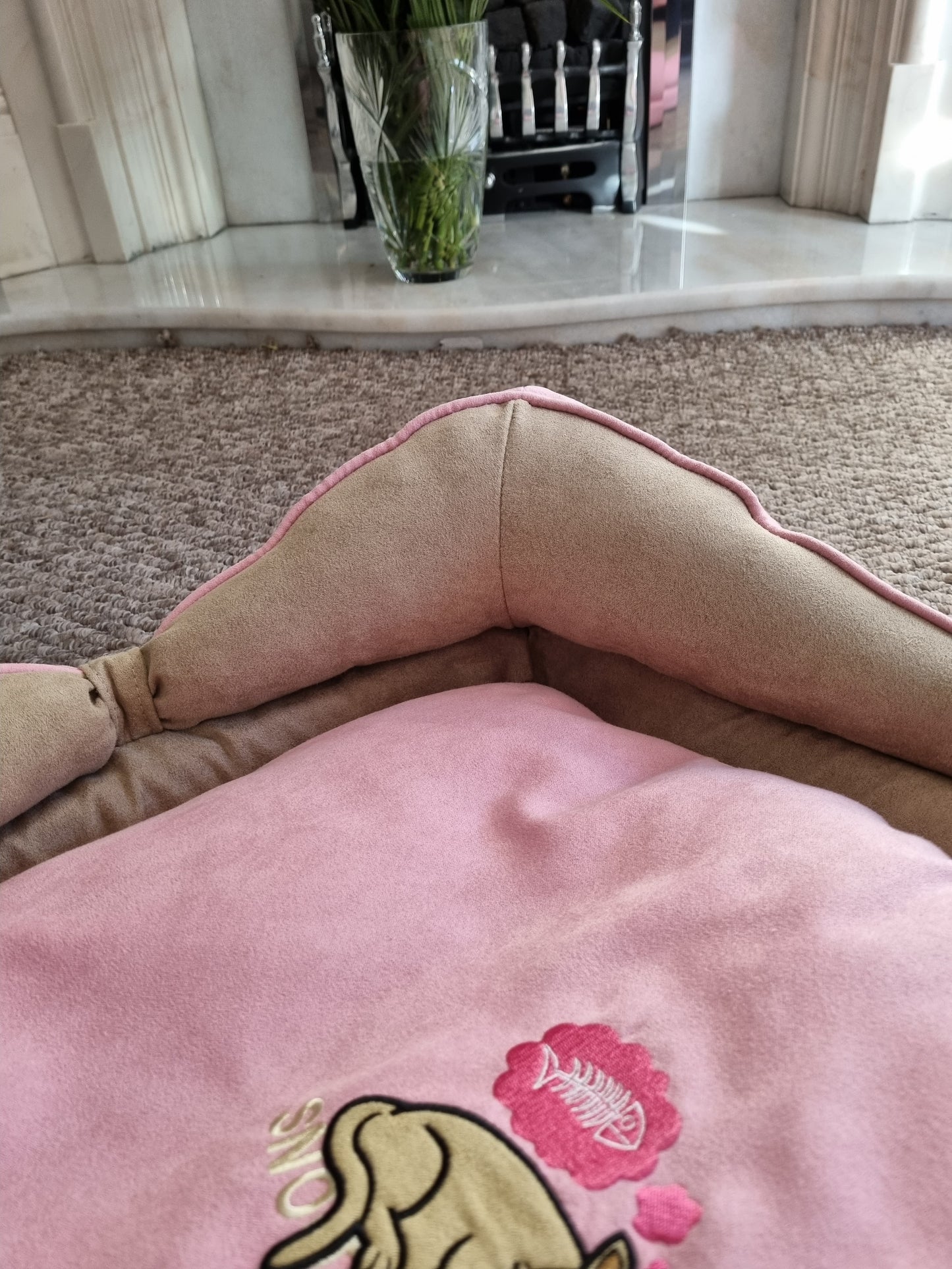 Snoozzzeee Bow Bed