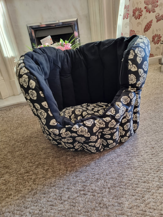 Boutique Purring Petal Bed