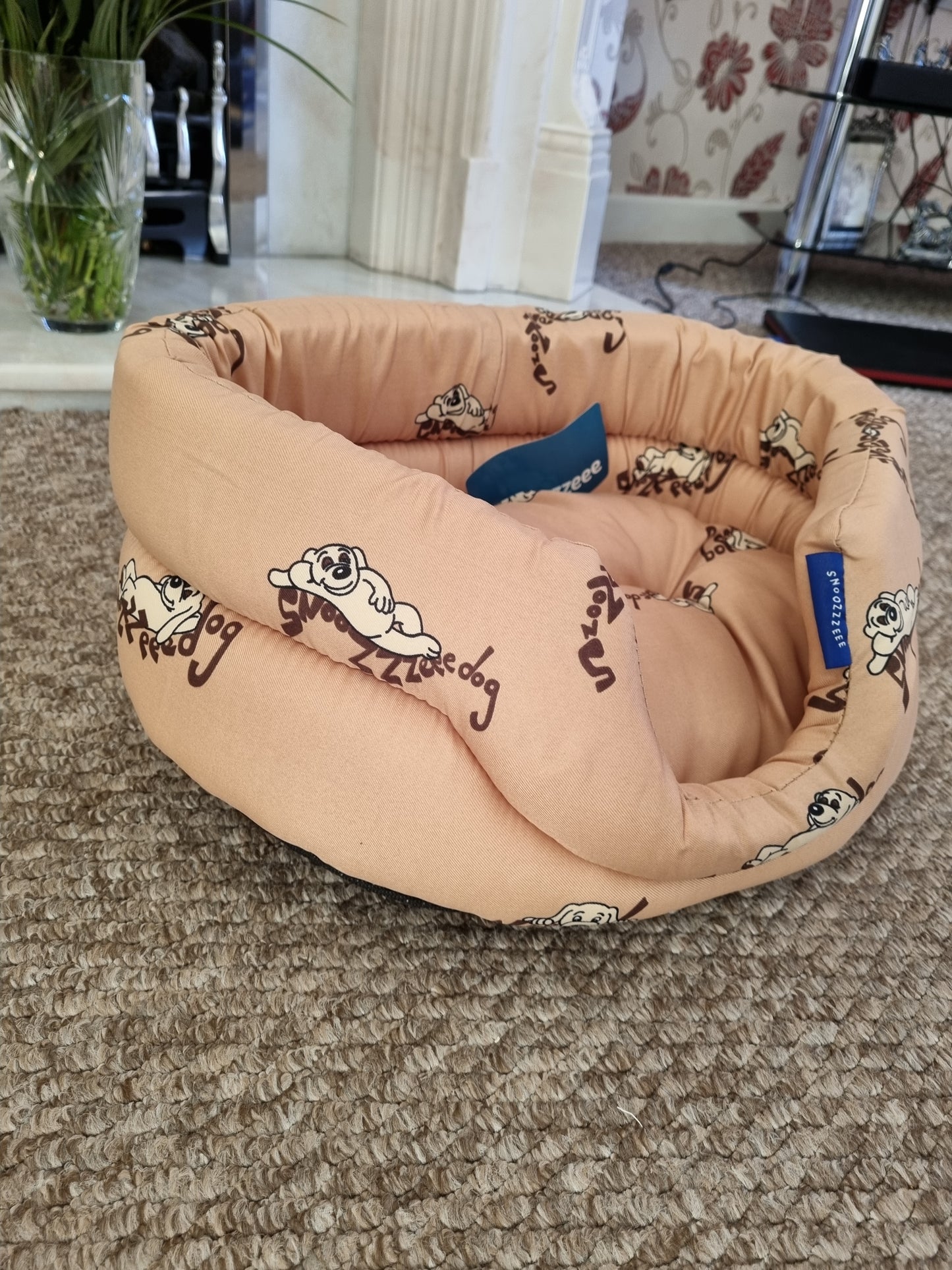 Relax Oval Bed = Sandstone