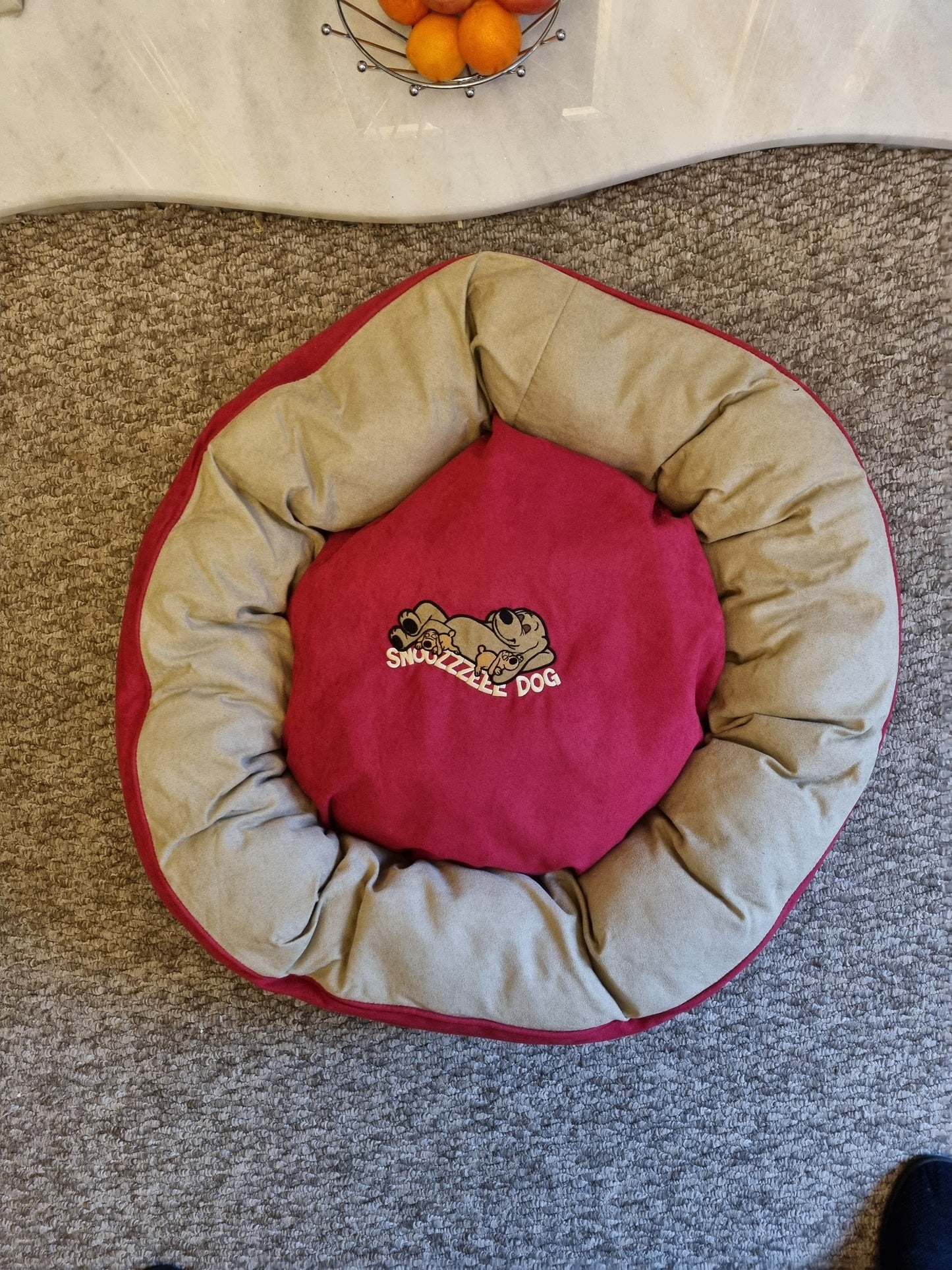 Snoozzzeee Donut Dog bed