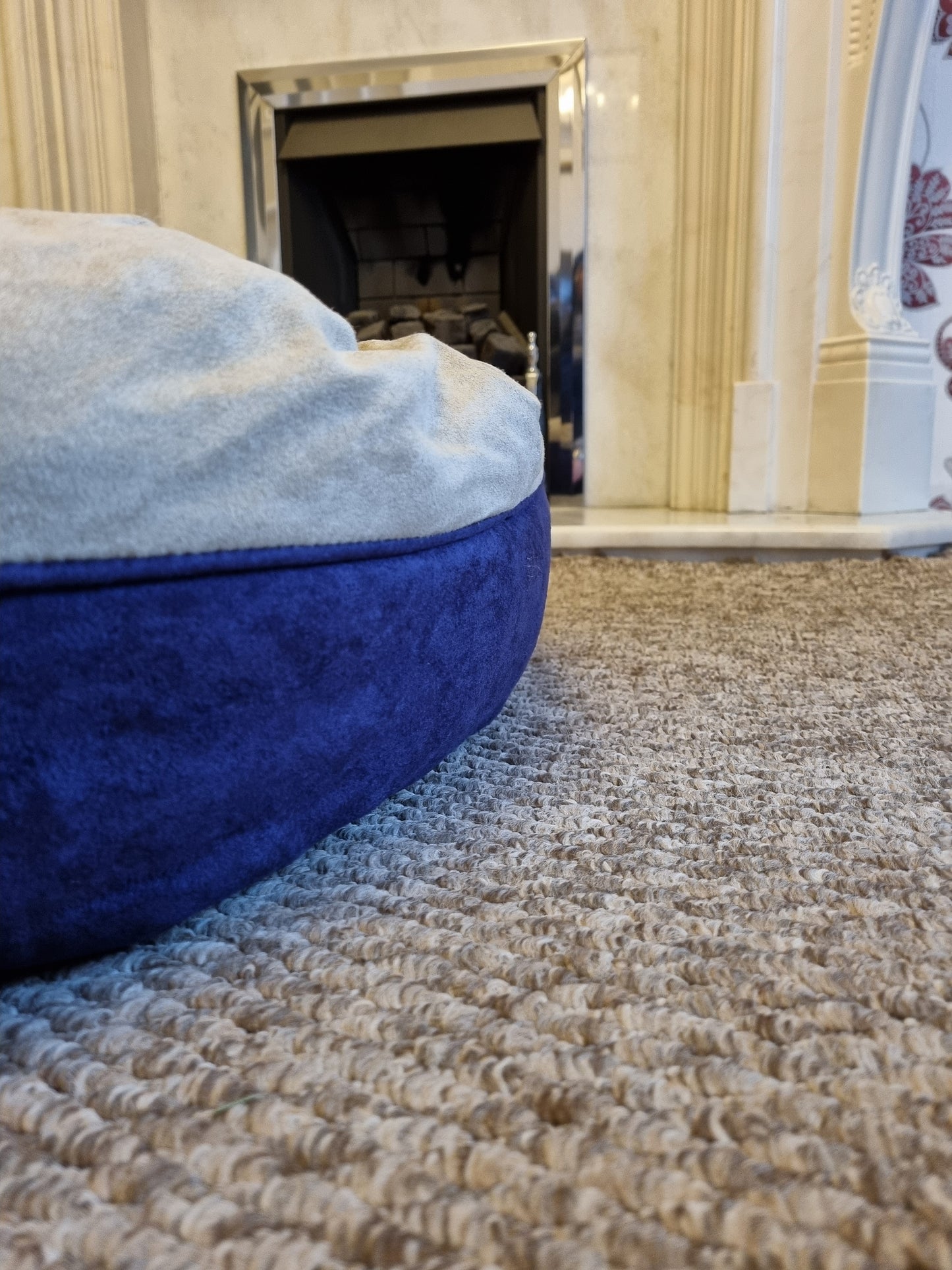 Snoozzzeee Donut Dog bed
