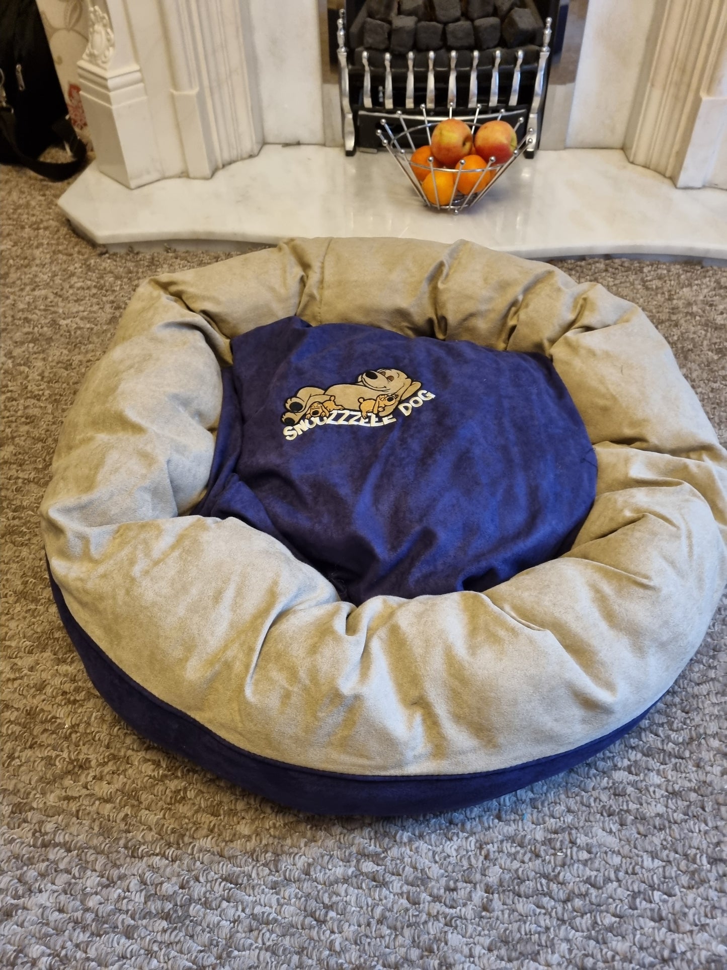 Snoozzzeee Donut Dog bed